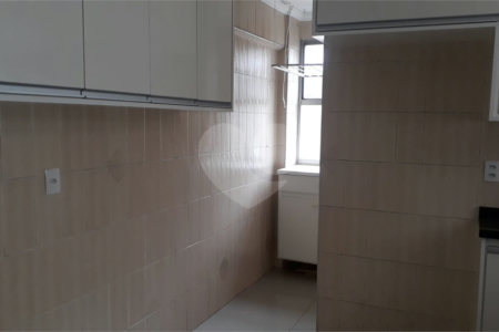 Venda apartamento 2 dormitórios, vaga de garagem fixa, lazer completo. Campo Belo. SP.