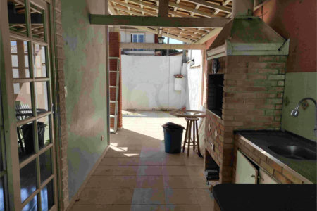 Casa à venda com 3 quartos, sendo 1 suíte, no condomínio Eldourado, São José dos Campos - SP