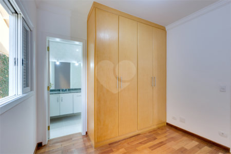 Casa para alugar com 4 quartos, sendo 2 suítes, no condomínio Cassiano Ricardo, São Paulo - SP
