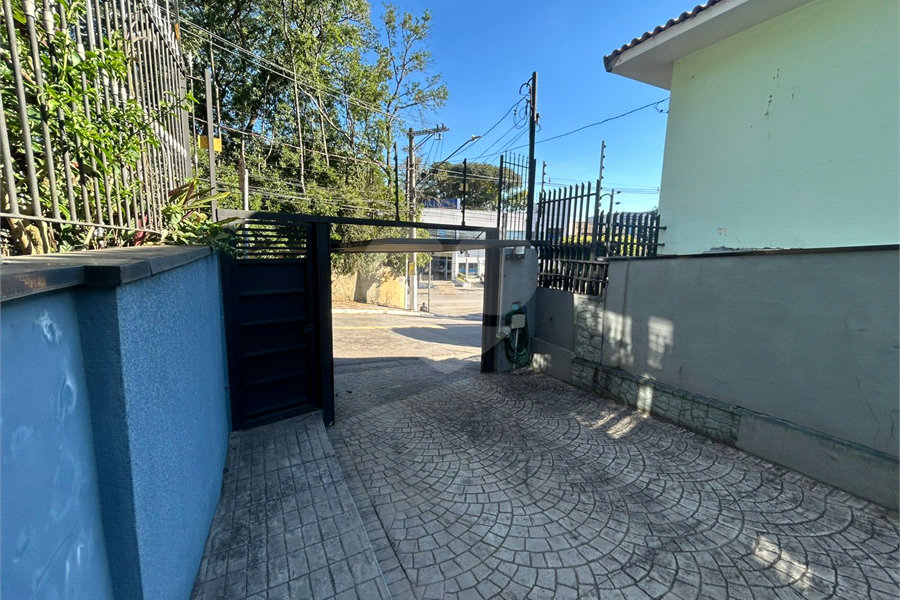 Sobrado à venda com 15 quartos, sendo 3 suítes, em Tucuruvi, São Paulo, SP