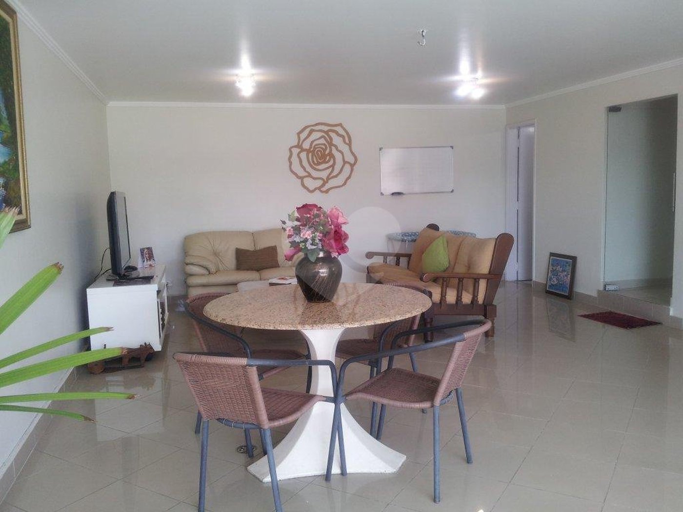 Casa à venda com 4 quartos, sendo 2 suítes, no condomínio Travessa Mário Antônio Correia,174, São Paulo - SP