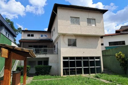 Sobrado para alugar com 4 quartos, sendo 2 suítes, em Interlagos, São Paulo, SP