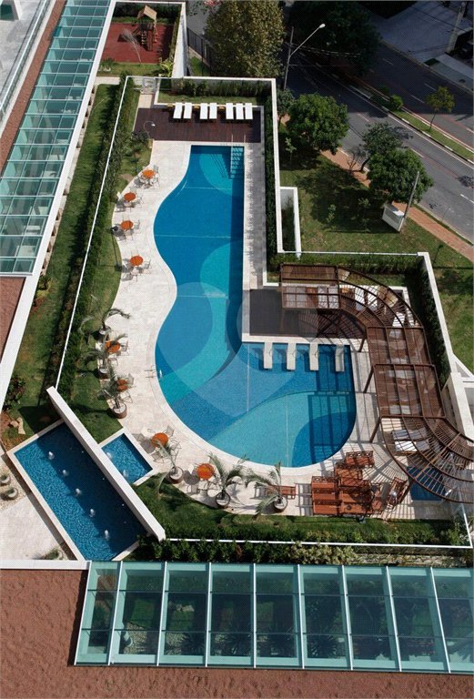 Apartamento à venda com 3 suítes em Moema, São Paulo, SP