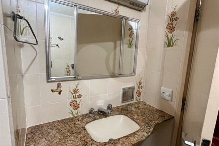Apartamento à venda com 3 quartos, sendo 1 suíte, em Itaim Bibi, São Paulo, SP