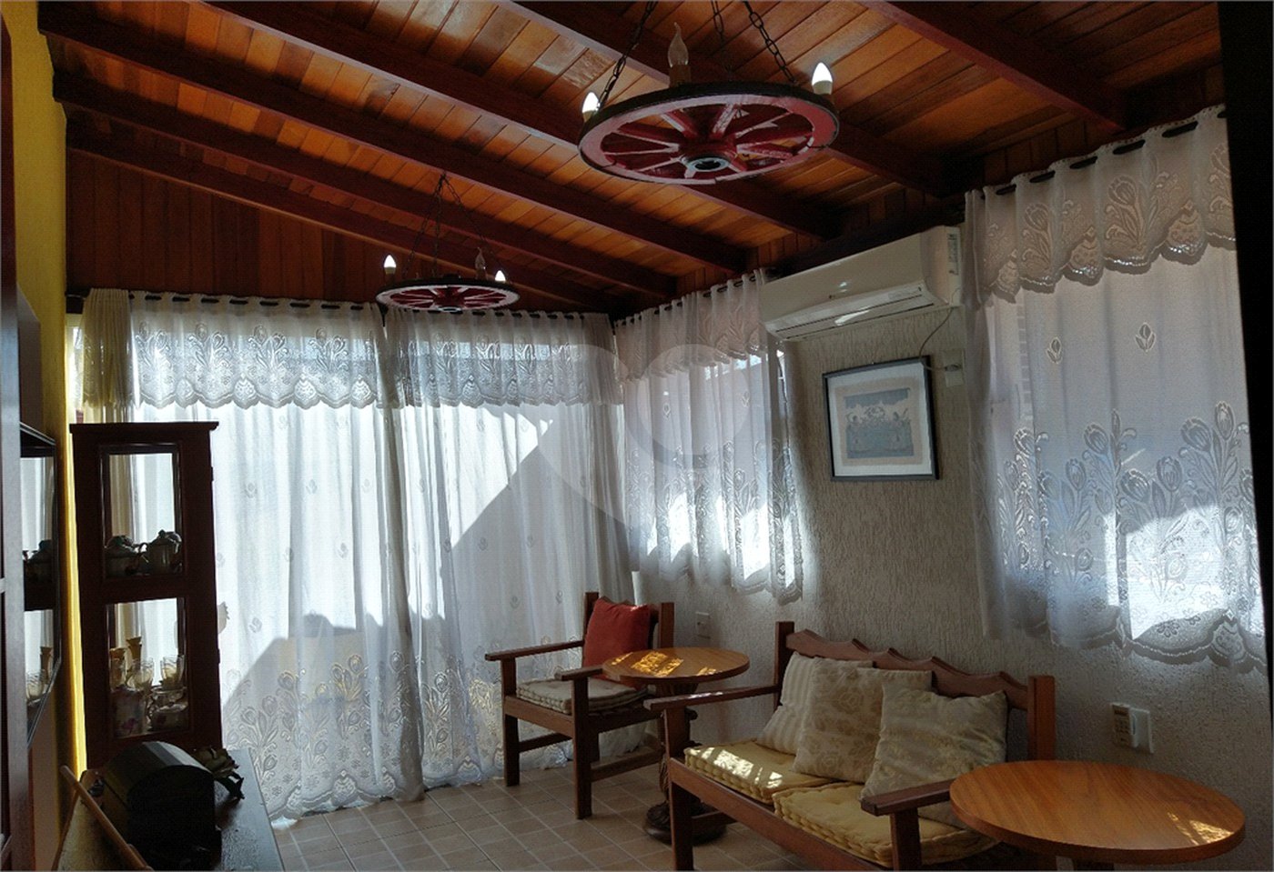 Sobrado à venda com 3 quartos, sendo 2 suítes, em Jardim Hubert, Indaiatuba, SP