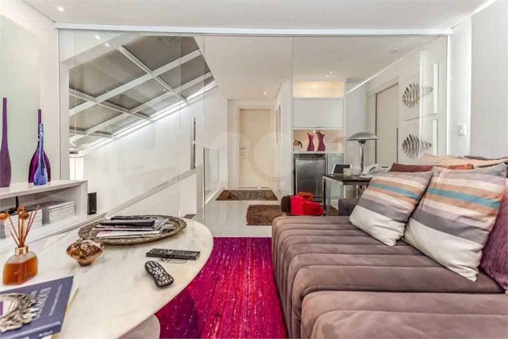 Casa à venda com 5 quartos, sendo 3 suítes, em Jardim Leonor, São Paulo, SP