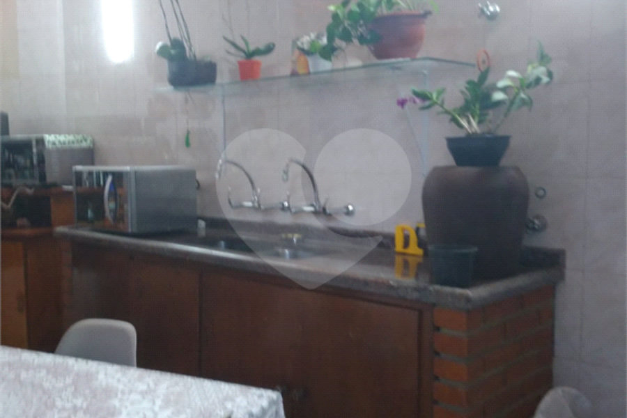 Casa à venda com 4 quartos, sendo 3 suítes, no condomínio Da Serra, São Paulo - SP