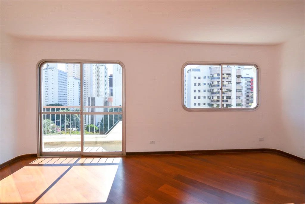 Apartamento à venda com 4 quartos, sendo 2 suítes, em Brooklin Paulista, São Paulo, SP