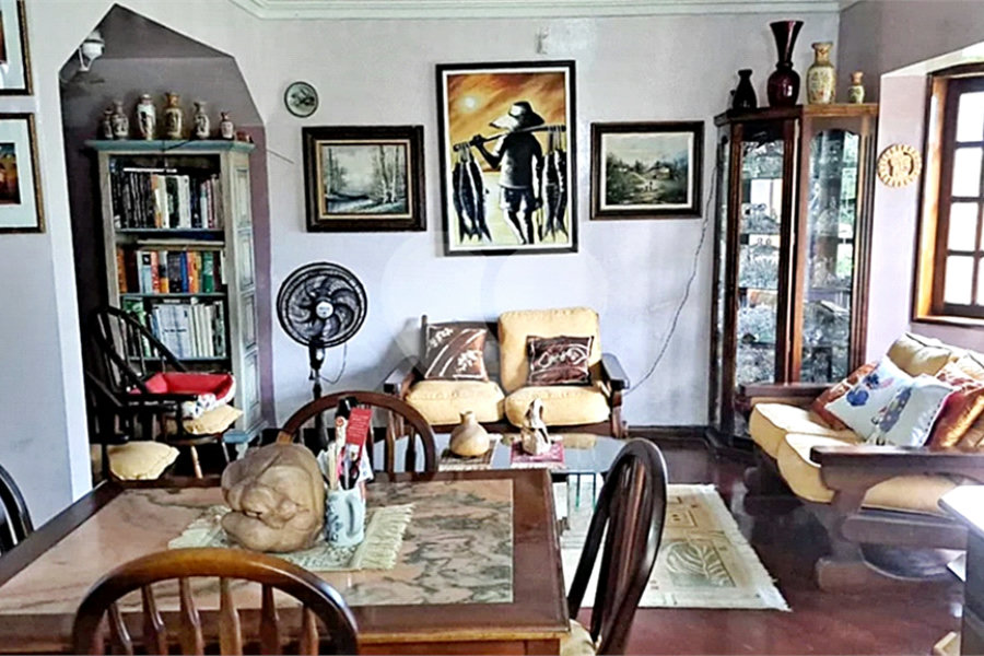 Casa à venda com 6 quartos, sendo 2 suítes, no condomínio Associação Reserva das Hortênsias, Mairiporã - SP
