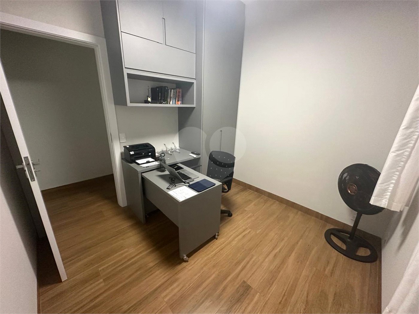 Casa à venda com 4 quartos, sendo 2 suítes, no condomínio Residencial Golden Ville, Itapetininga - SP