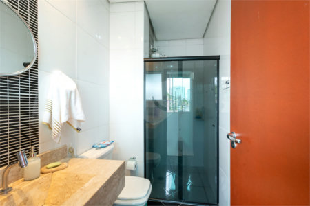 Casa à venda com 4 quartos, sendo 1 suíte, em Santo Amaro, São Paulo, SP