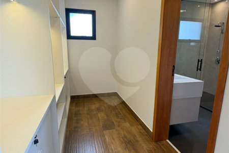 Casa à venda com 4 suítes no condomínio Portal dos Bandeirantes, Salto - SP