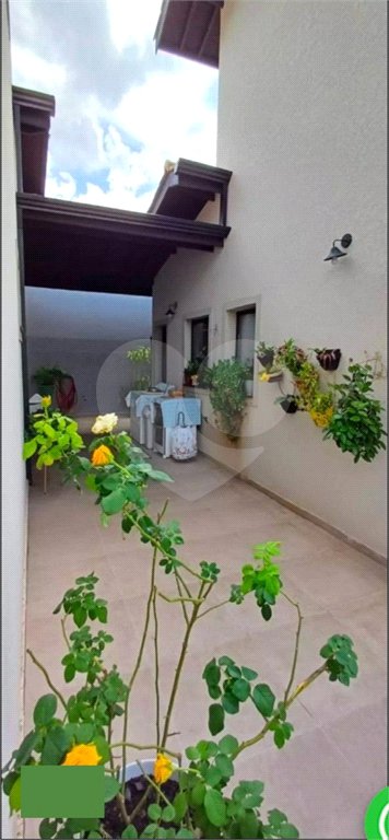 Casa à venda com 3 quartos, sendo 2 suítes, no condomínio Residencial Marchant Buarque, Atibaia - SP