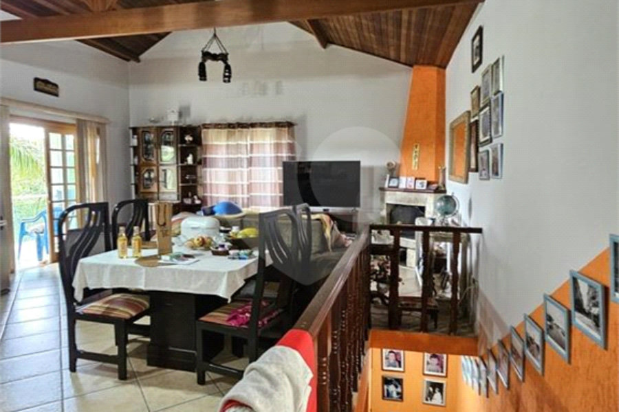 Casa à venda com 3 quartos, sendo 1 suíte, no condomínio Clube de Campo Fazenda Tabarã, Mairiporã - SP