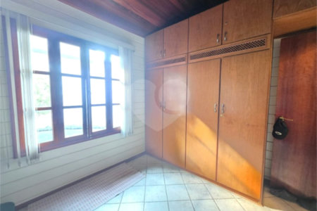 Casa à venda com 3 quartos, sendo 1 suíte, no condomínio Estância Marambaia, Vinhedo - SP