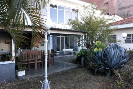 Casa à venda com 4 quartos, sendo 2 suítes, em Vila Paulicéia, São Paulo, SP