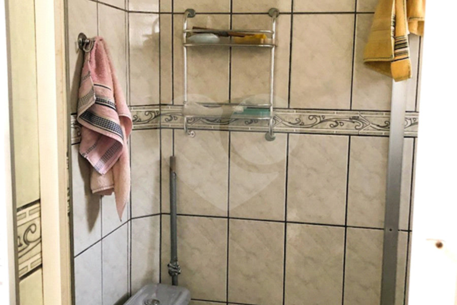 Sobrado à venda com 5 quartos, sendo 1 suíte, em Parque Edu Chaves, São Paulo, SP