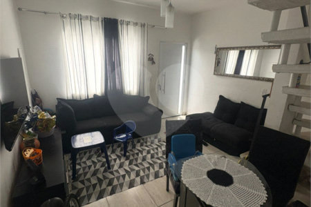 Casa à venda com 2 quartos no condomínio Carvalho Lagares, Poá - SP