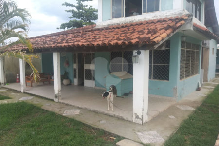 Casa à venda com 4 quartos, sendo 1 suíte, em Guaratiba, Rio de Janeiro, RJ