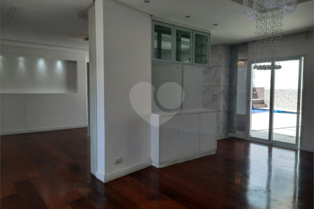 Sobrado à venda com 3 quartos, sendo 1 suíte, em City Campo Grande, São Paulo, SP