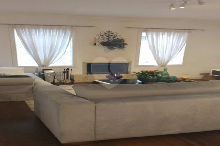 Casa à venda com 4 quartos, sendo 3 suítes, em Butantã, São Paulo, SP