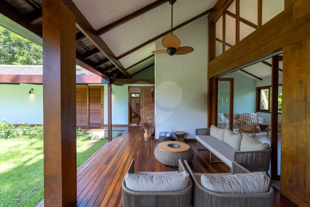 Casa à venda com 4 suítes, no Centro / Arraial D'ajuda, Porto Seguro, BA