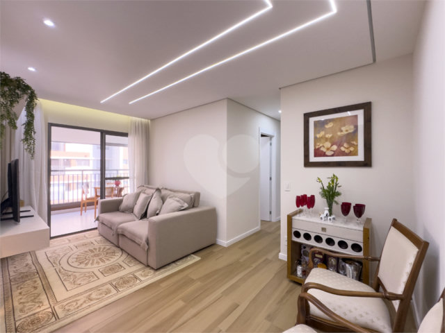 Apartamento à venda com 2 quartos, sendo 1 suíte,  em Jardim Prudência, São Paulo, SP