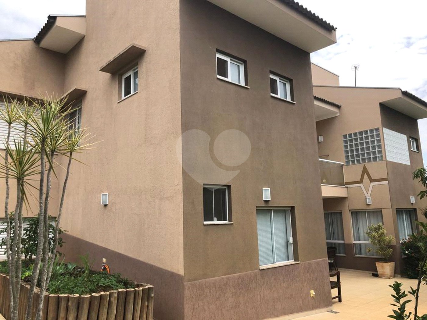Casa à venda com 5 suítes no condomínio Terras de Mont Serrat, Salto - SP