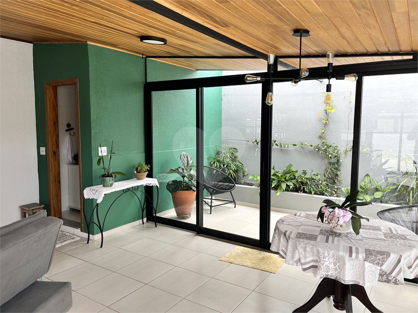 Cobertura à venda com 3 suítes no Centro, Vinhedo, SP