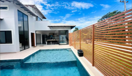 Casa em condomínio à venda com 6 quartos, sendo 4 suítes,  em Caravelas, Armação dos Búzios, RJ