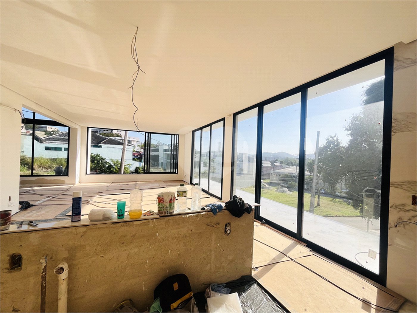 Casa à venda com 3 suítes no condomínio Residencial Green Ville, Rio de Janeiro - RJ