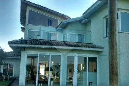 Casa à venda com 4 quartos, sendo 2 suítes, em Pinhal, Jarinu, SP