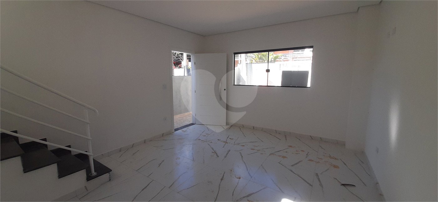 Sobrado à venda com 3 quartos, sendo 1 suíte, em Serra da Cantareira, Mairiporã, SP