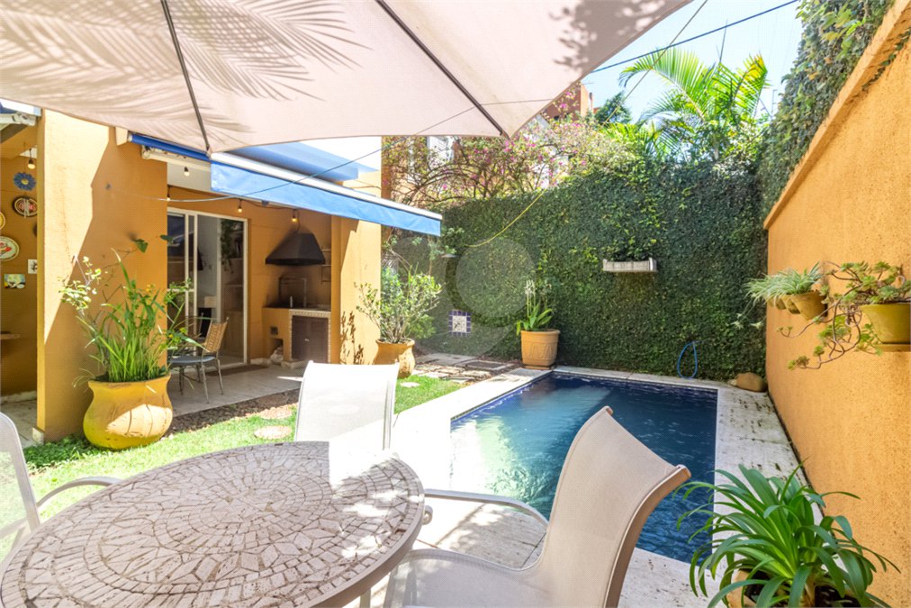 Casa à venda com 4 quartos, sendo 2 suítes, em Alto da Boa Vista, São Paulo, SP