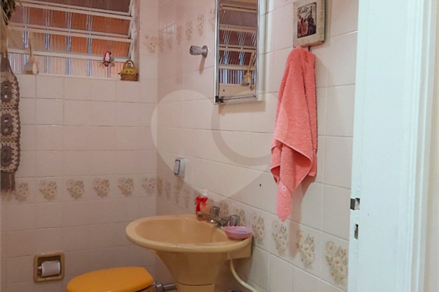 Sobrado à venda com 3 quartos, sendo 1 suíte, em Vila Irmãos Arnoni, São Paulo, SP