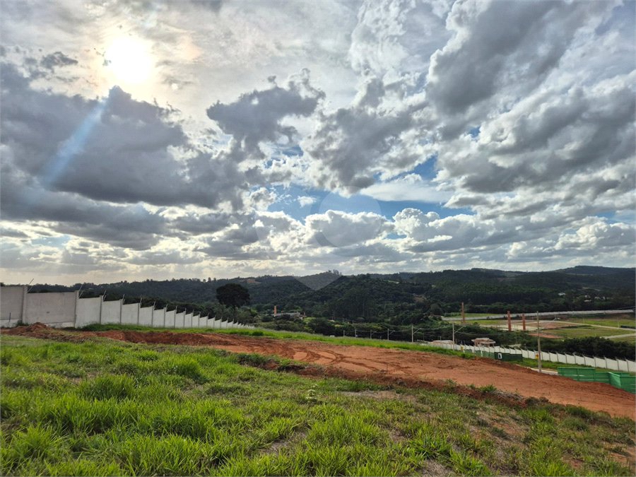 Terreno à venda no condomínio Villagio Caxambu, Jundiaí - SP