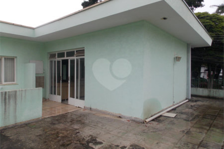 Casa à venda ou para alugar com 15 quartos, sendo 5 suítes,  no Centro, Atibaia, SP