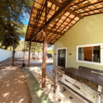Casa em condomínio para alugar com 2 quartos, sendo 1 suíte, em Caravelas, Armação dos Búzios, RJ