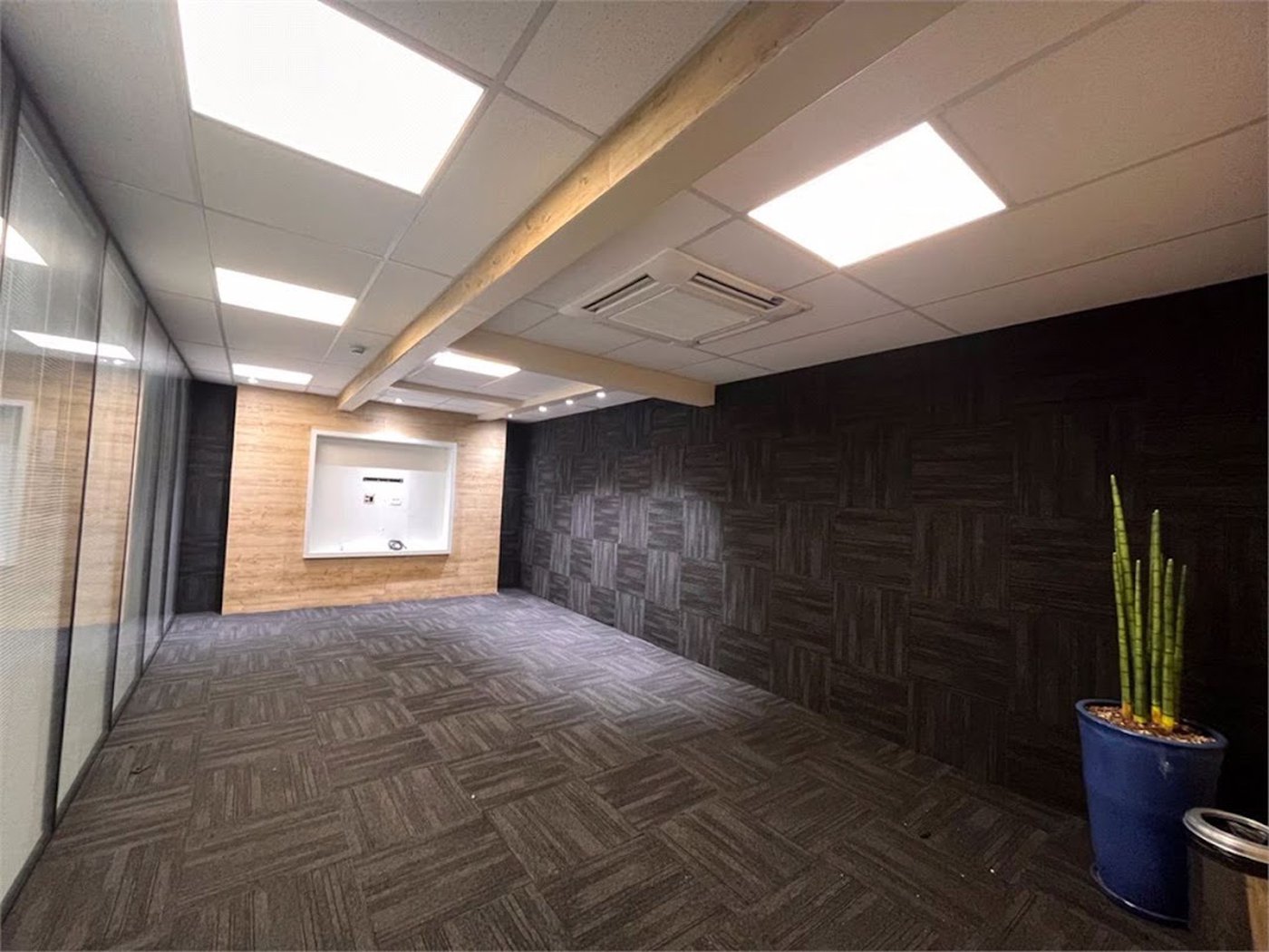 Prédio Corporativo em Santos | 4 Pavimentos | Galpão com Pé-Direito Duplo | Estrutura para +200 Pessoas | Compra Ou Locação