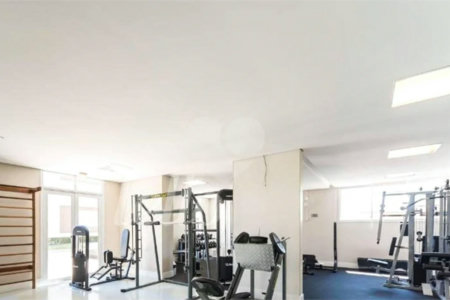 Apartamento reformado de 92 m² no Baeta Neves, com 2 dormitórios, 1 suíte, sala ampliada, área gourmet, 2 vagas, planejados e lazer completo.