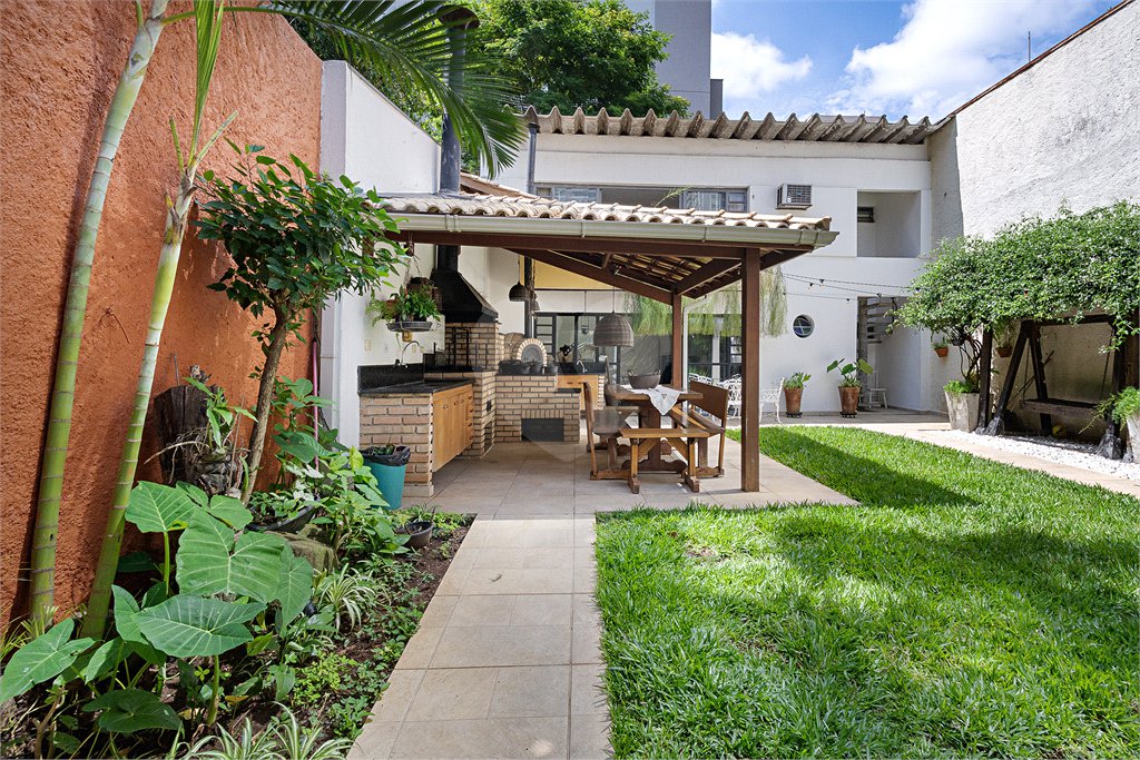 Casa para alugar com 5 quartos, sendo 2 suítes, em Brooklin, São Paulo, SP