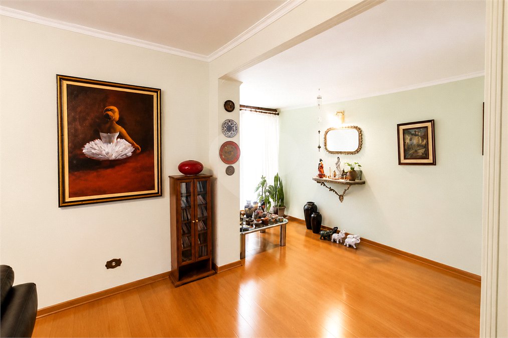 Casa à venda com 3 quartos, sendo 1 suíte, em Santo Amaro, São Paulo, SP