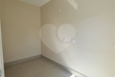 Casa à venda com 3 suítes no condomínio Loteamento Recanto dos Paturis, Vinhedo - SP