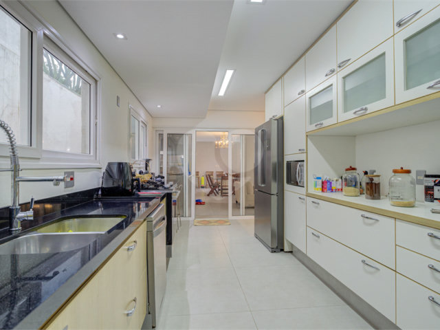 Casa Térrea à venda com 4 suítes em Alto da Boa Vista, São Paulo, SP