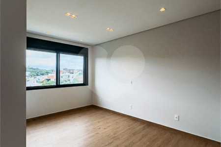 Casa à venda com 4 suítes no condomínio Villa dos Pinheiros, Indaiatuba - SP
