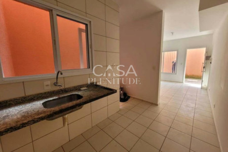 Casa em condomínio à venda com 2 quartos em Jardim Karolyne, Votorantim, SP