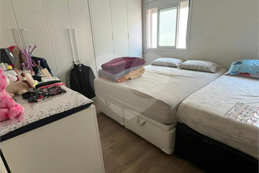 Casa à venda com 3 quartos, sendo 1 suíte, no condomínio Vila Siqueira, São Paulo - SP