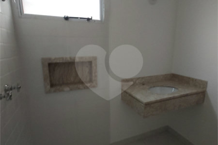 Casa Térrea à venda com 3 suítes em Jardim do Lago, Atibaia, SP