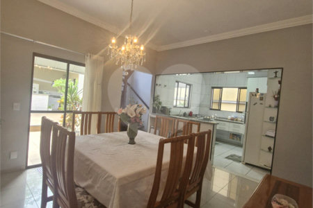 Casa à venda com 4 quartos, sendo 2 suítes, no condomínio Grape Village, Vinhedo - SP