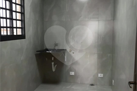 Sobrado para alugar com 2 quartos, sendo 1 suíte, no Centro, São Roque, SP